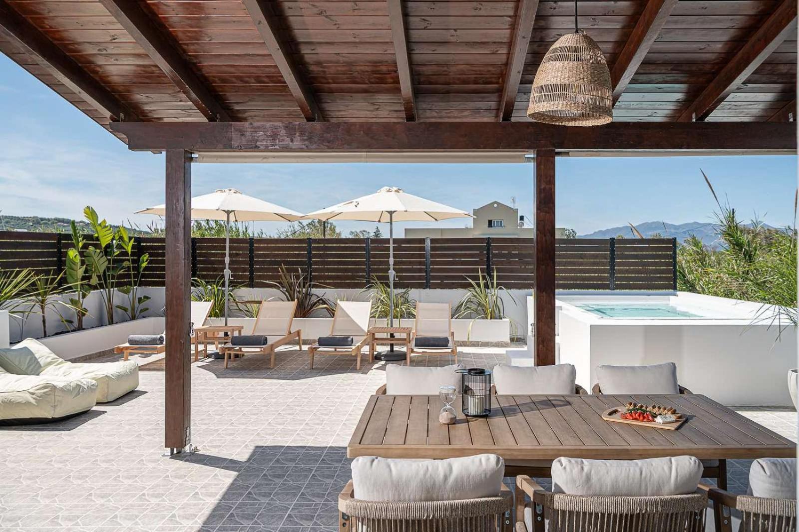 Sol Luxury Apartment - Close To The Beach With A Private Mini Pool خانيا المظهر الخارجي الصورة