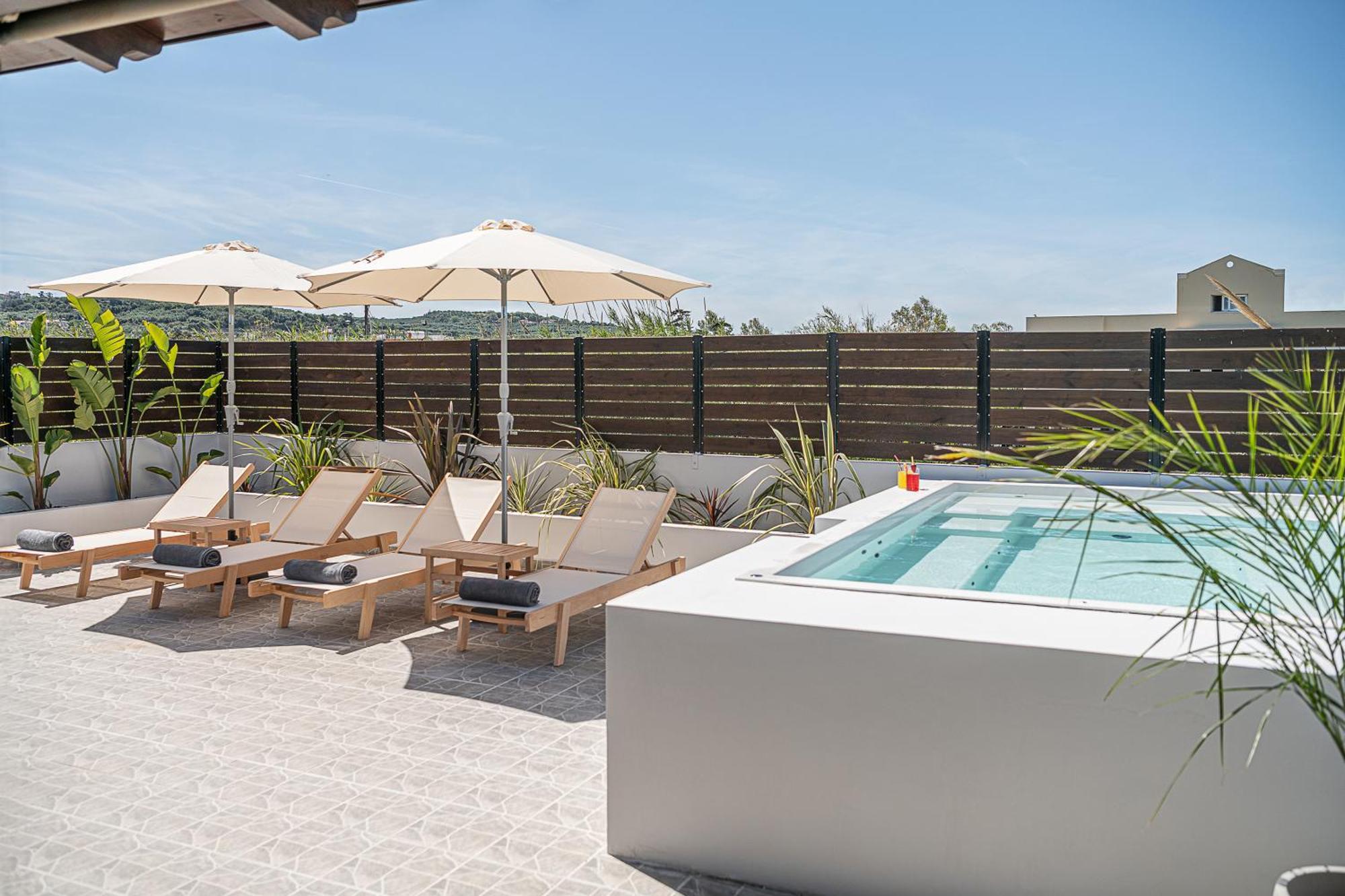 Sol Luxury Apartment - Close To The Beach With A Private Mini Pool خانيا المظهر الخارجي الصورة