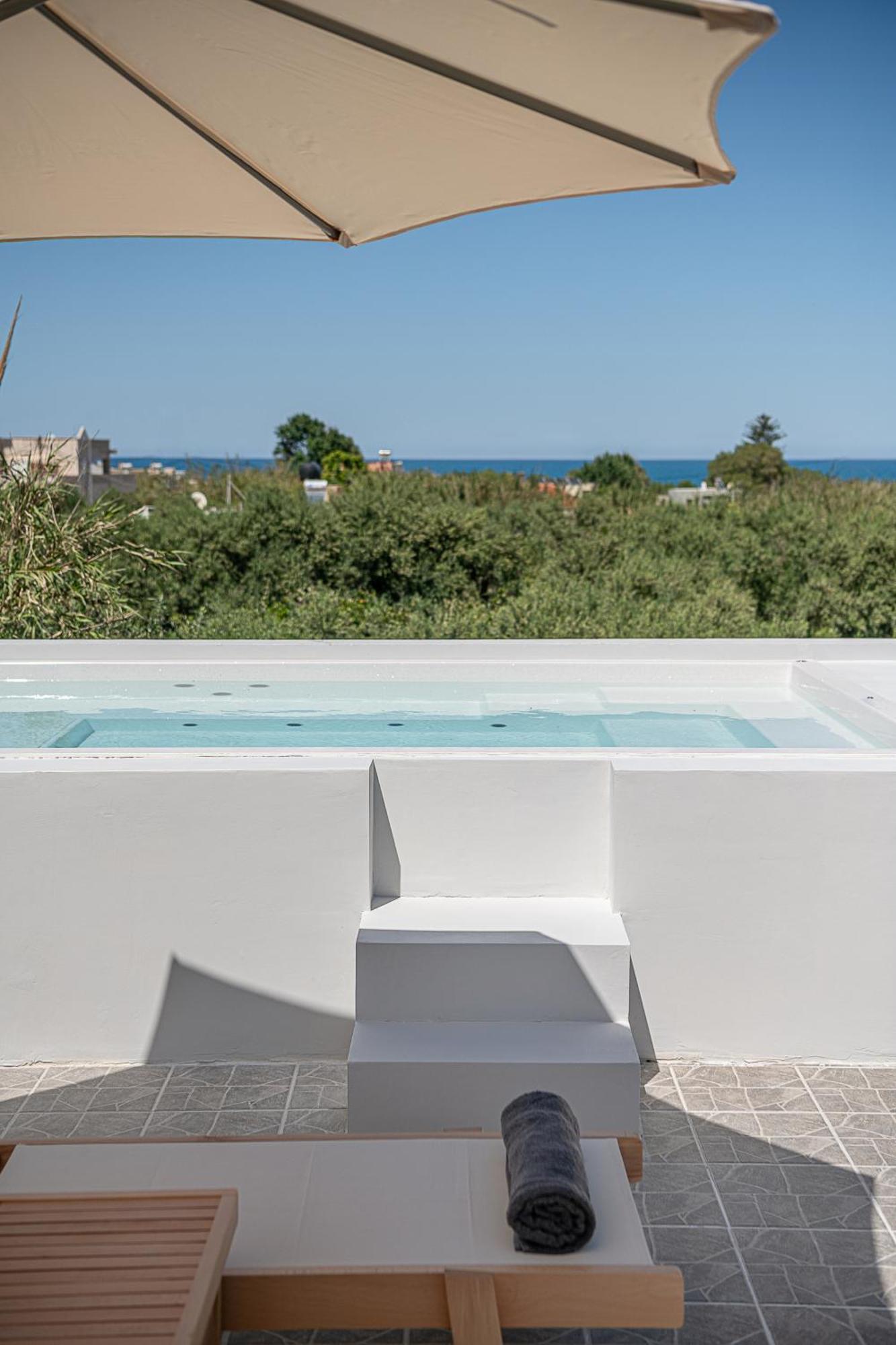Sol Luxury Apartment - Close To The Beach With A Private Mini Pool خانيا المظهر الخارجي الصورة